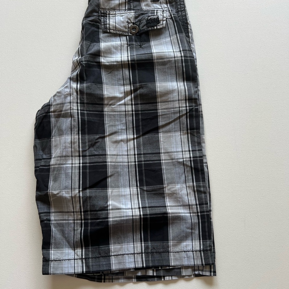 Vintage Genes Black Plaid Men's Size 31x12" Slim Straight Blue Shorts (B5)